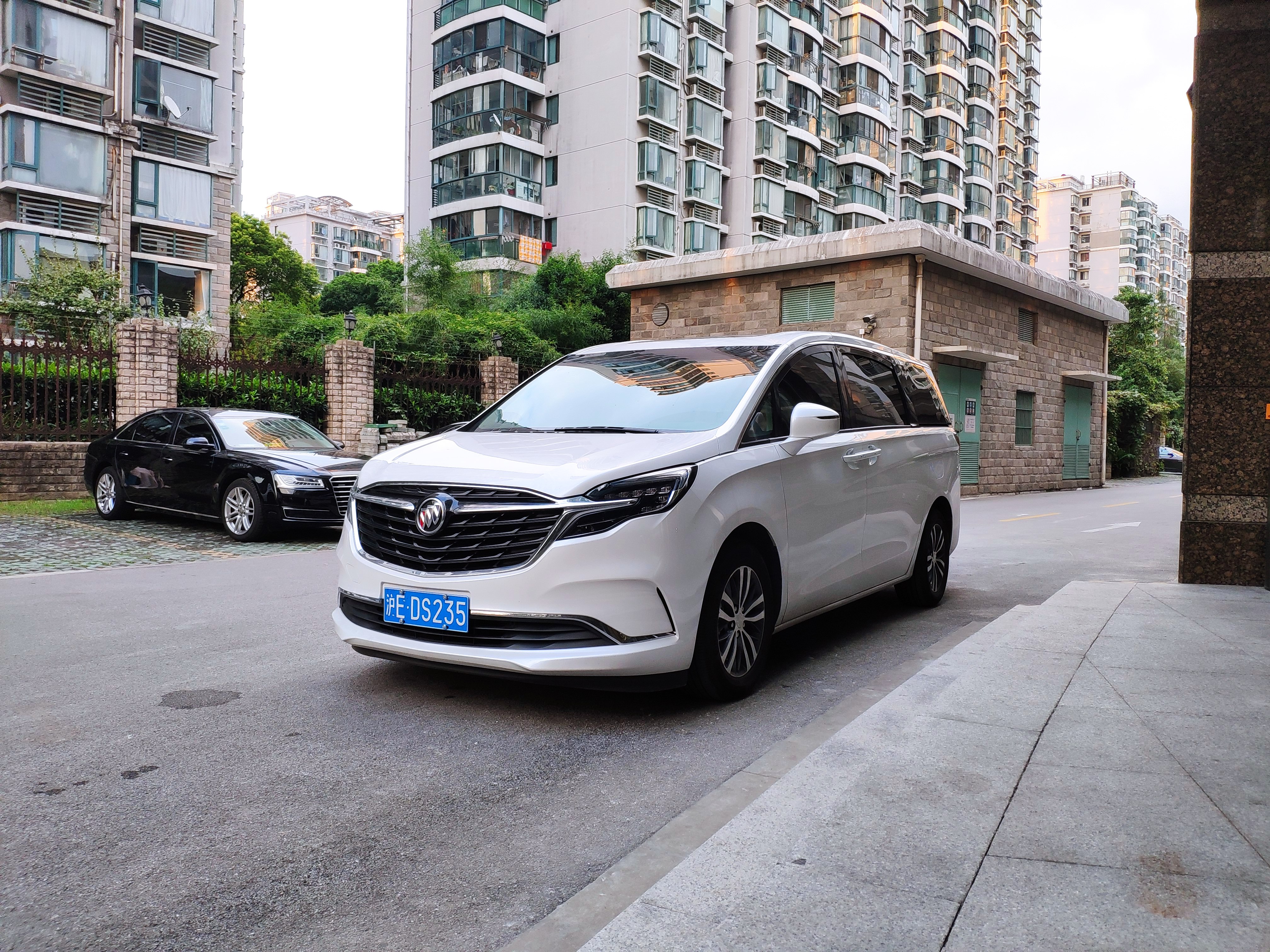 上海青浦区汽车租赁，出租各类豪车