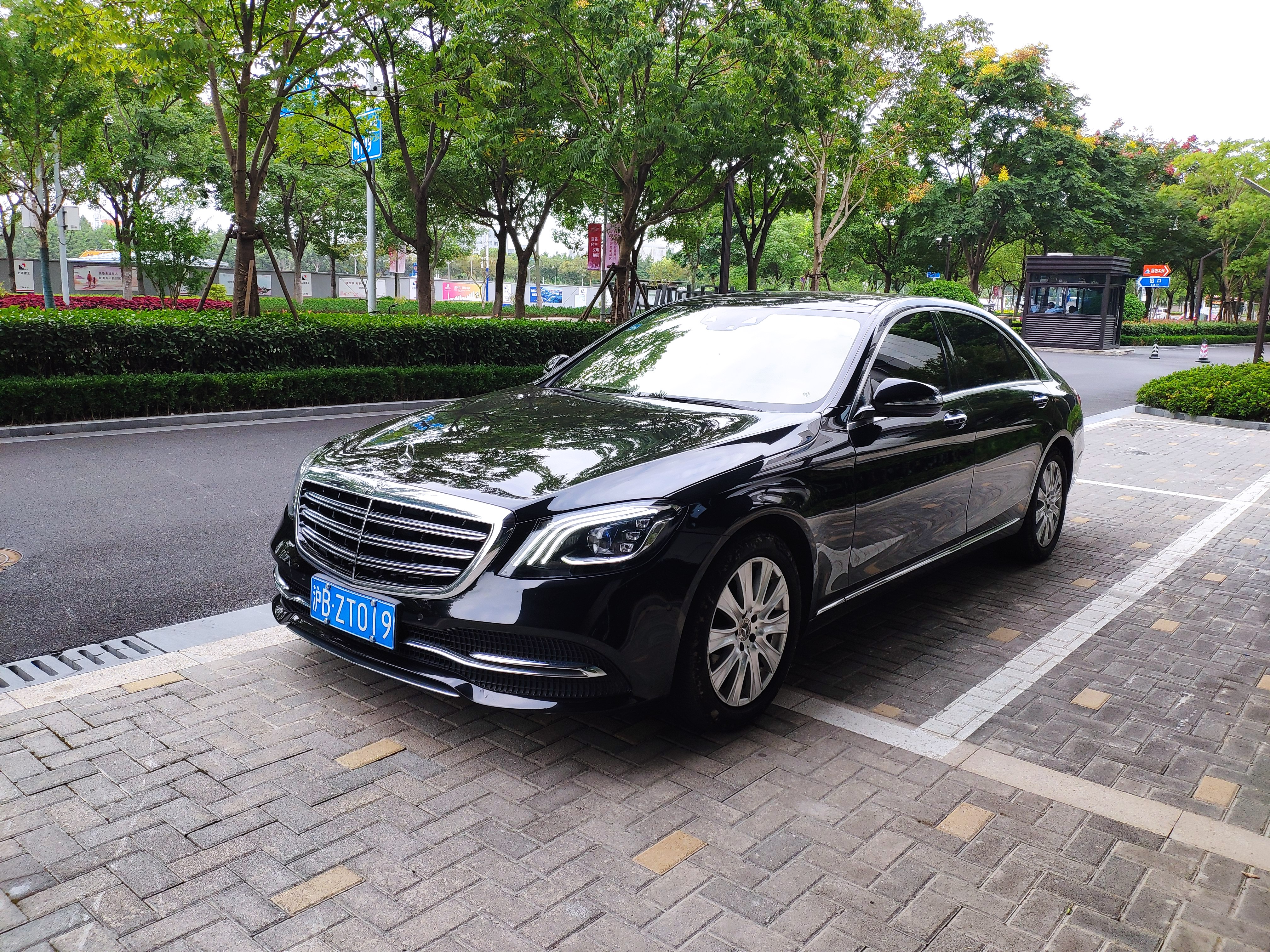 上海浦东汽车租赁，出租各类豪华轿车，商务车跑车