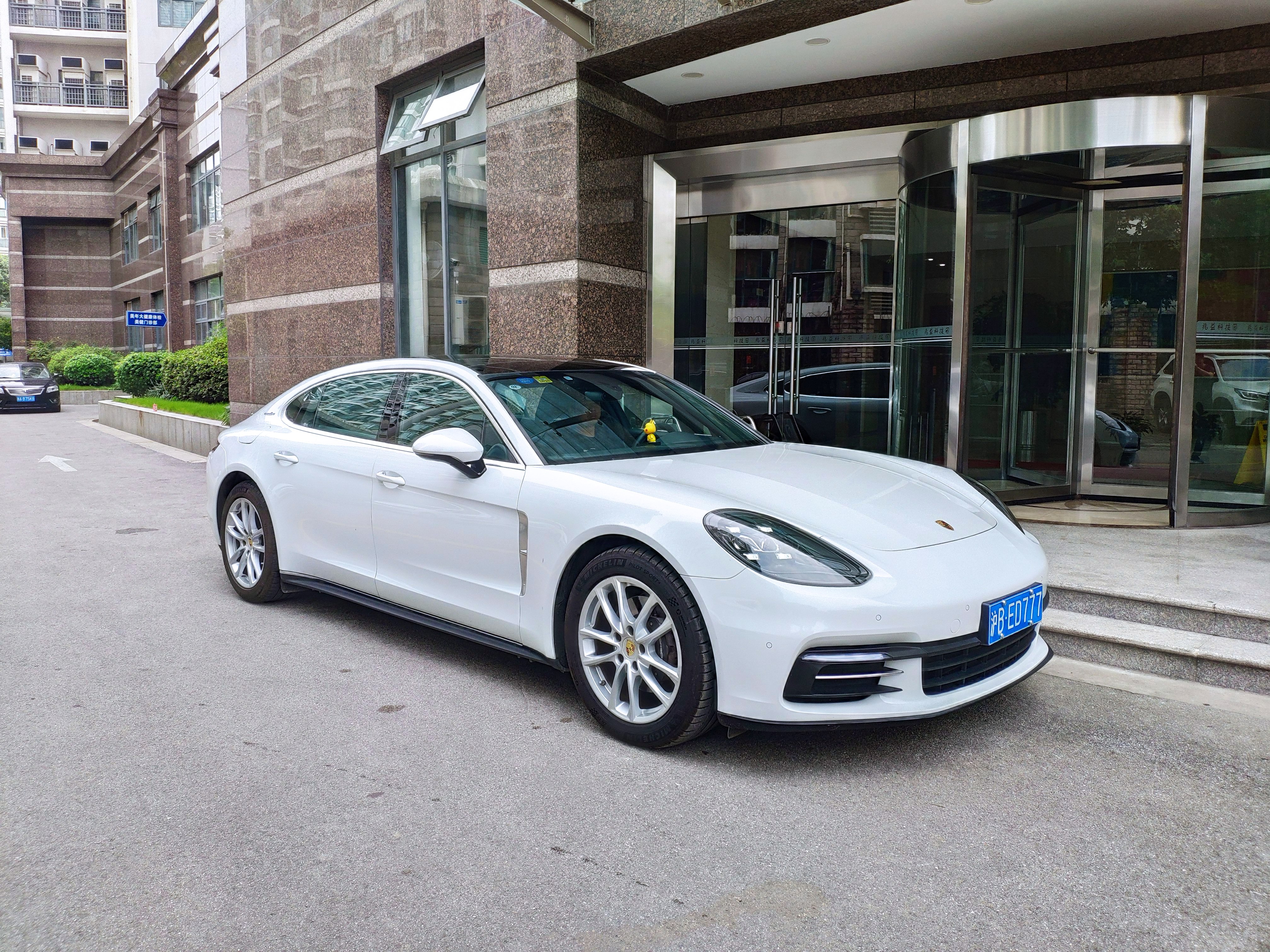 上海汽车租赁，出租各类豪车