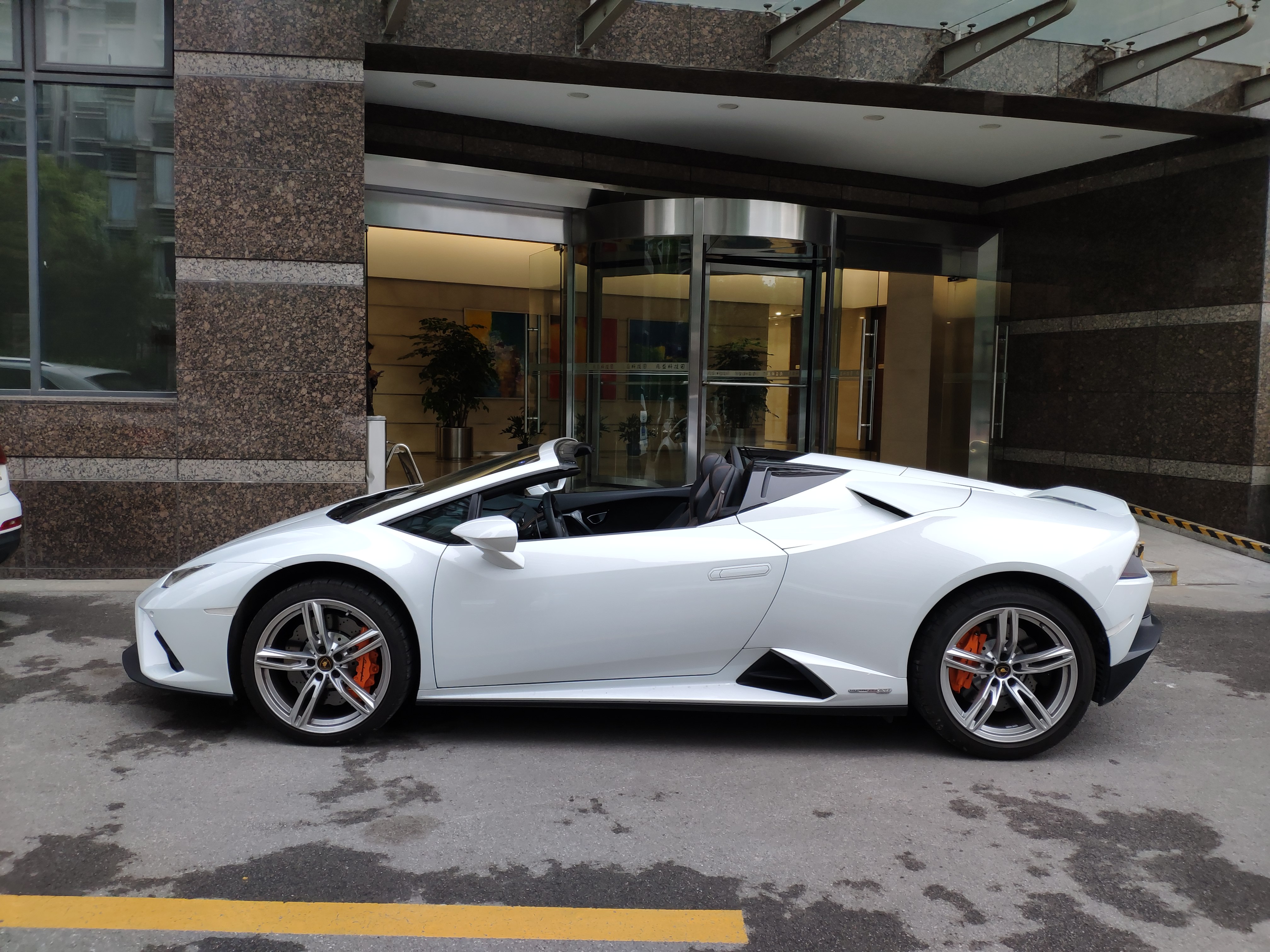 上海汽车租赁，可自驾长短租，长租可定制车型