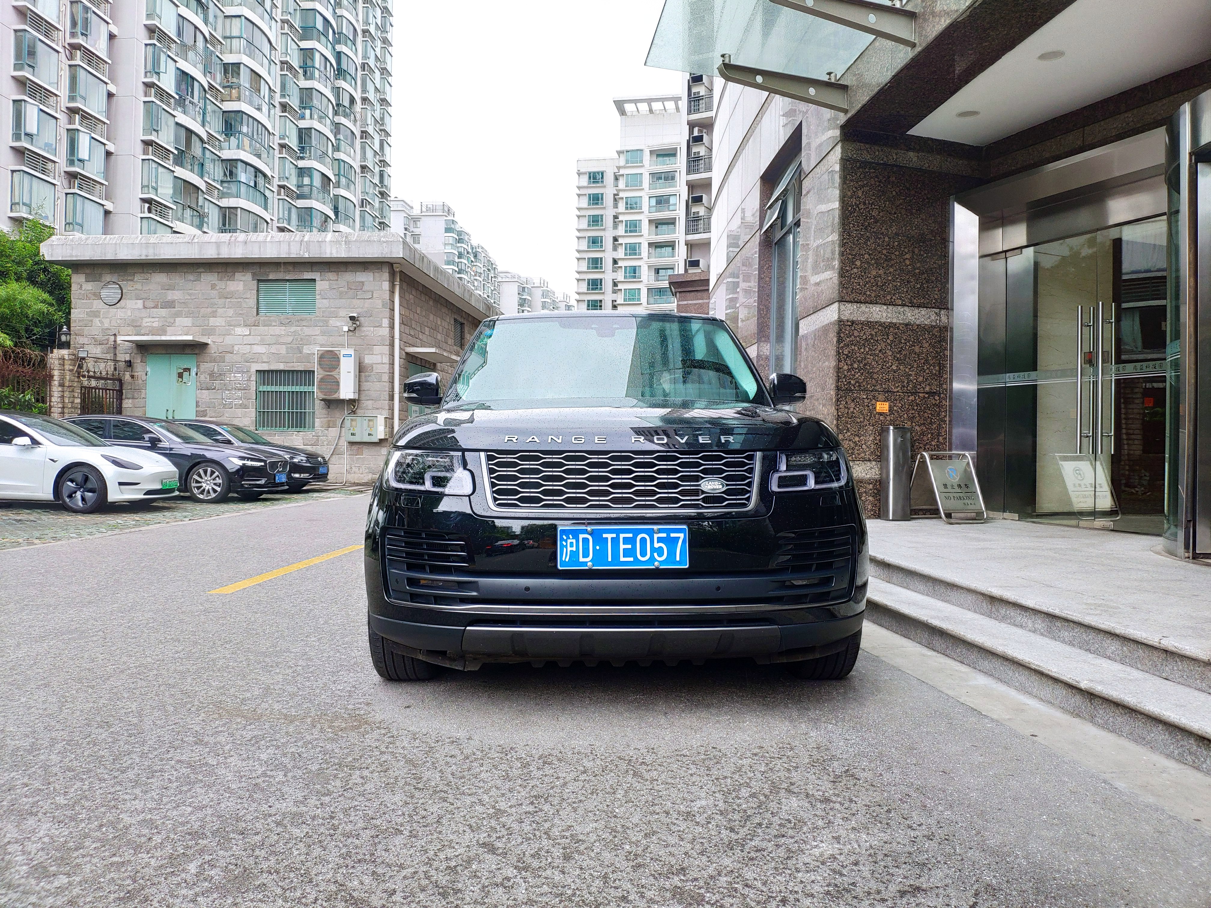 上海松江区租车，宝马路虎出租各类豪车